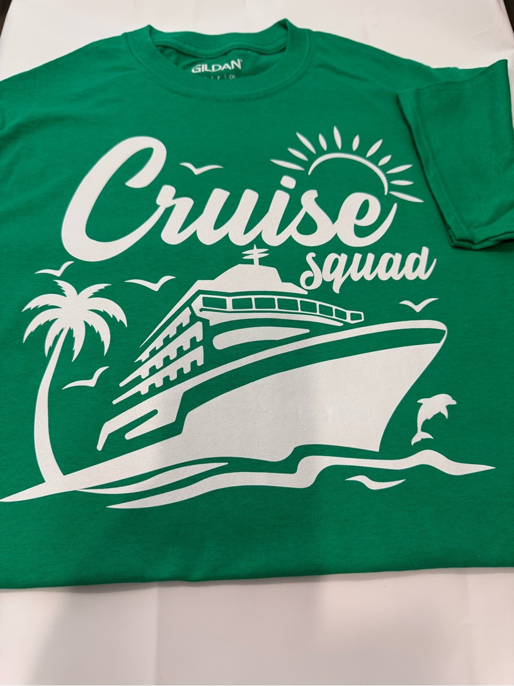 Gildan Green Crewneck Tee with White Cruise Ship Graphic